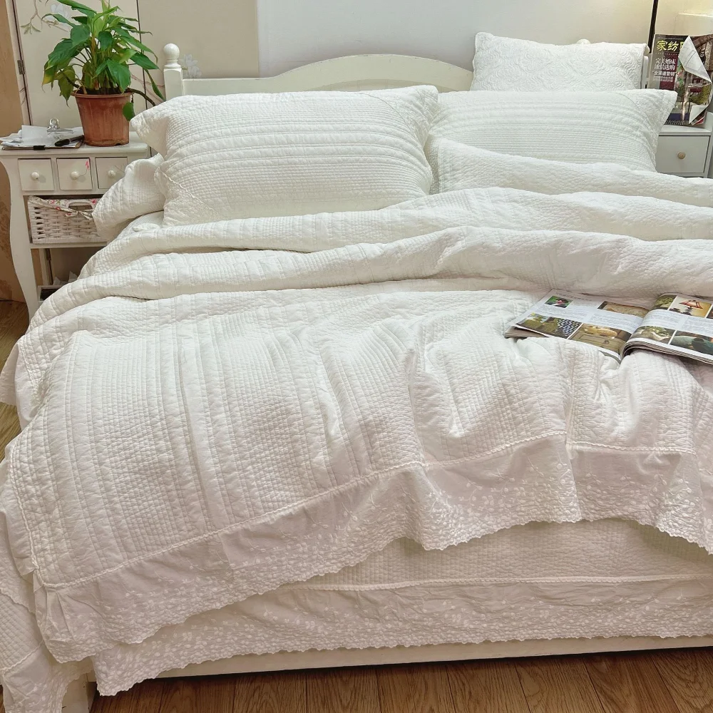 Embroidery Bali - Set Sprei Quilted Mewah Ultra Lembut