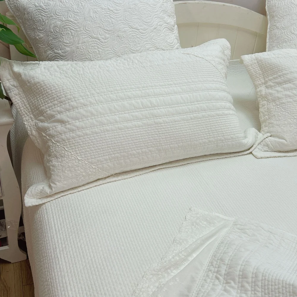 Set Sprei Quilted Mewah Ultra  - Embroidery Bali ulasan dan harga